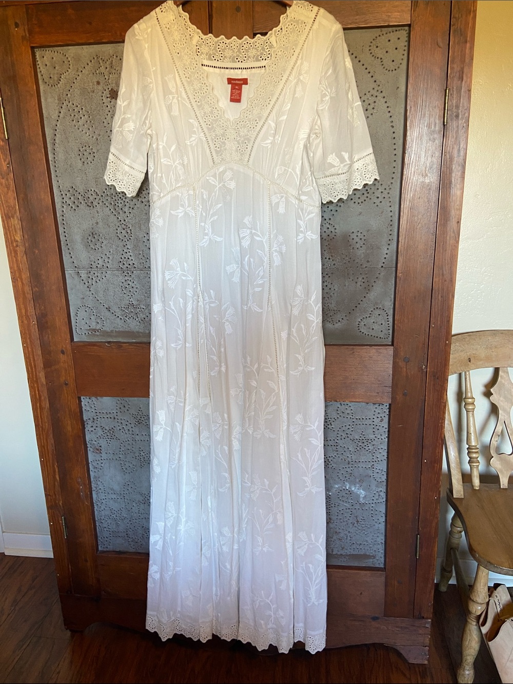 Sundance Catalog Special Occasion Embroidered White Cream Dress Rayon Silk 10 - Picture 3 of 11